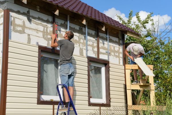 Cost of Handyman Siding Repair in Roseville