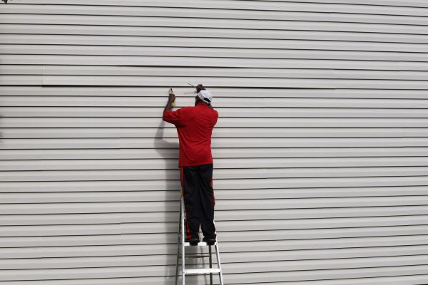 Loose Siding Repair in Roseville