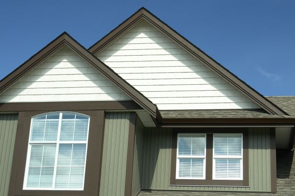 Vertical Vinyl Siding Repair in Roseville